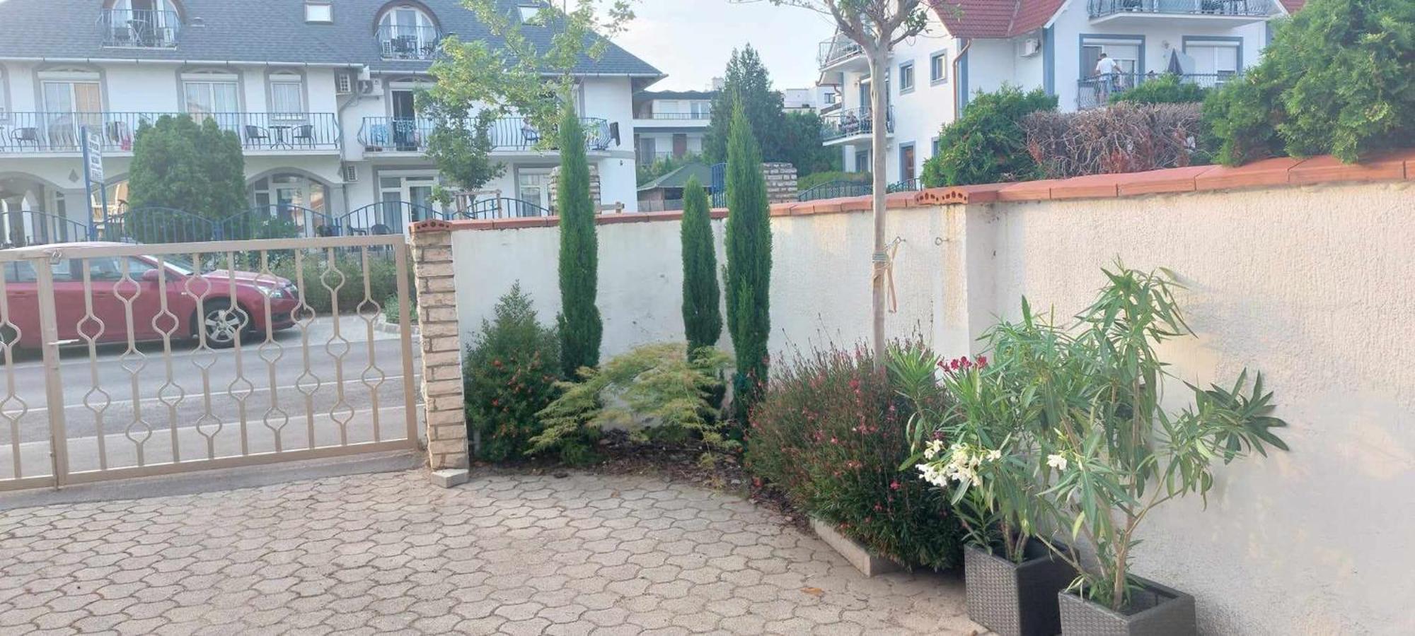 Siesta Apartmanhaz Balatonfuered ภายนอก รูปภาพ
