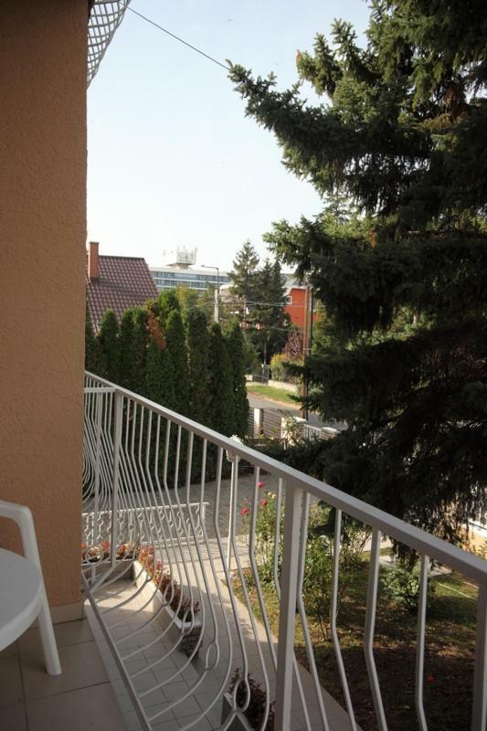 Siesta Apartmanhaz Balatonfuered ภายนอก รูปภาพ