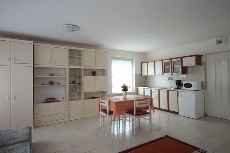 Siesta Apartmanhaz Balatonfuered ภายนอก รูปภาพ