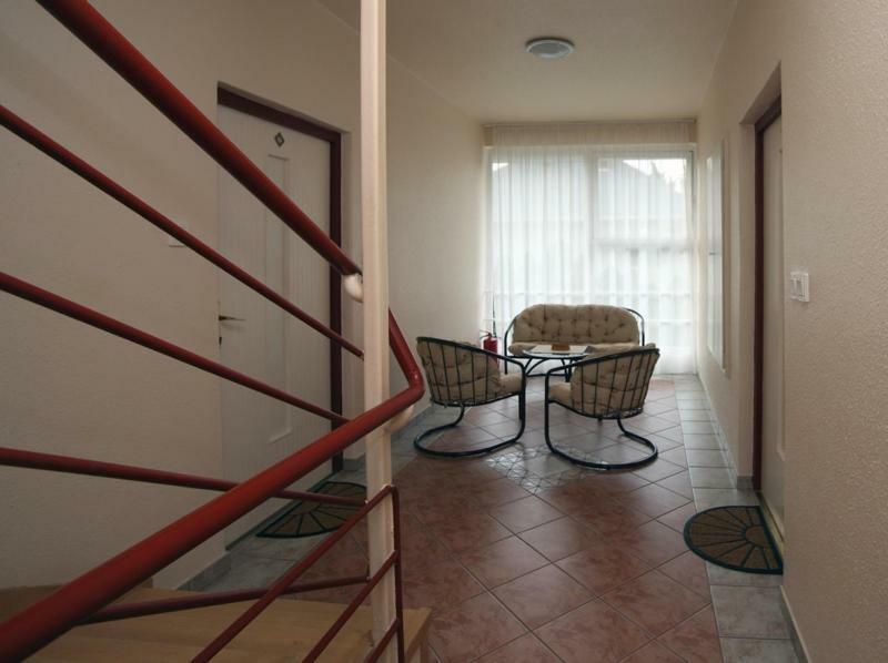 Siesta Apartmanhaz Balatonfuered ภายนอก รูปภาพ