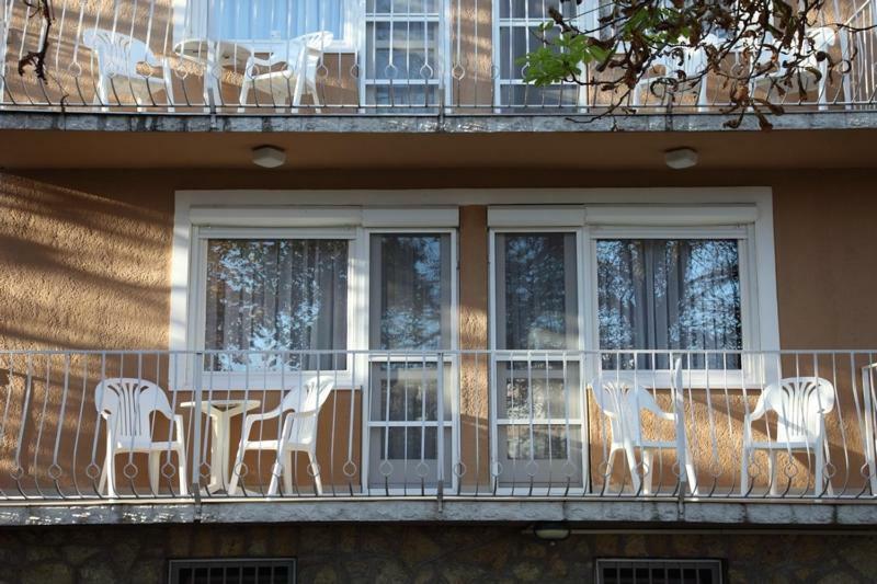 Siesta Apartmanhaz Balatonfuered ภายนอก รูปภาพ
