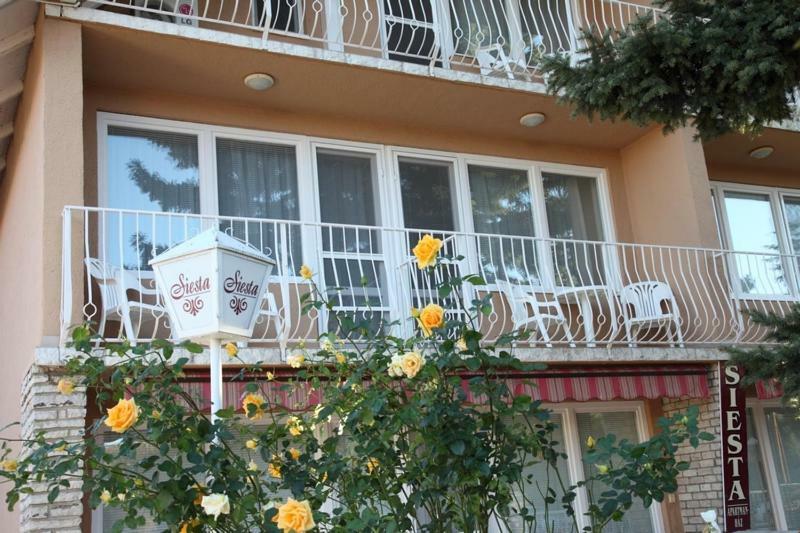 Siesta Apartmanhaz Balatonfuered ภายนอก รูปภาพ